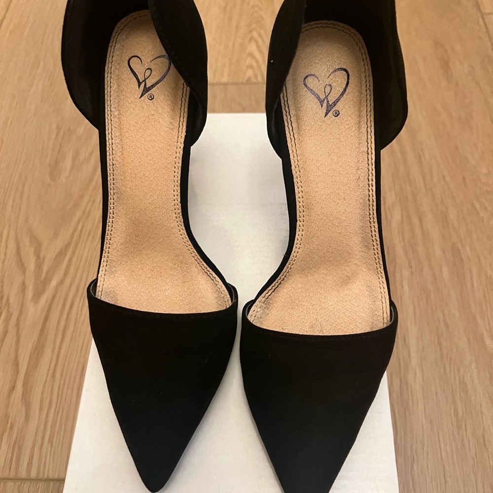 Windsor Black Pointed D'Orsay Heels
